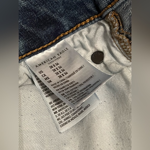 American Eagle Medium Wash - Picture 3 of 3